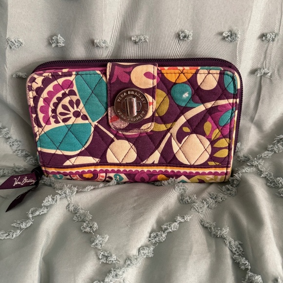 Vera Bradley wallet - Picture 1 of 6